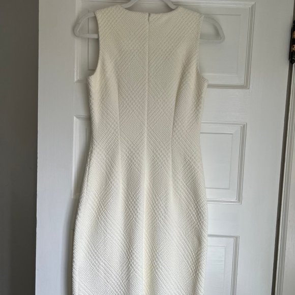 NWT - J. McLaughlin XS STRETCH cream shift dress with diamond textured fabric - Picture 3 of 3